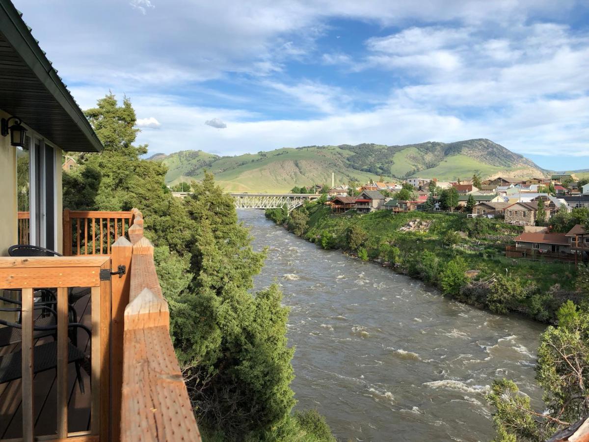 Yellowstone Riverside Cottages Гардинер Экстерьер фото